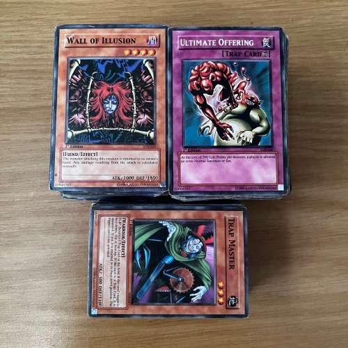 Random lot of 300+ YuGiOh Cards