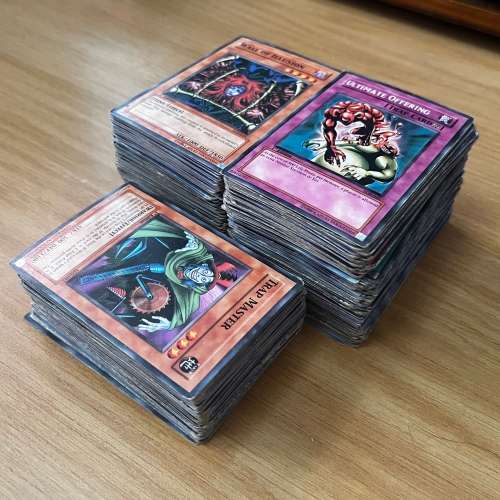 Random lot of 300+ YuGiOh Cards