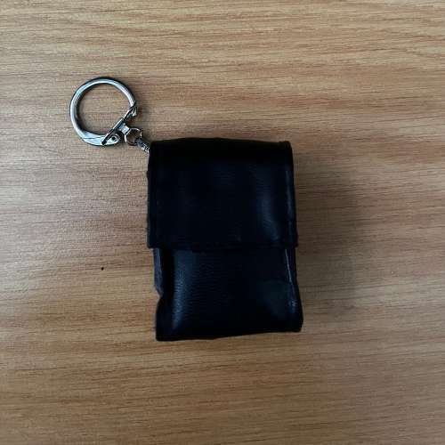 Vivitar MINI Digital Camera With Micro Light Keychain Set and free pouch