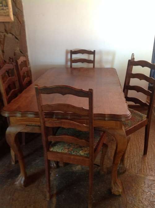 6  Seater Dining room set - Imbuia wood