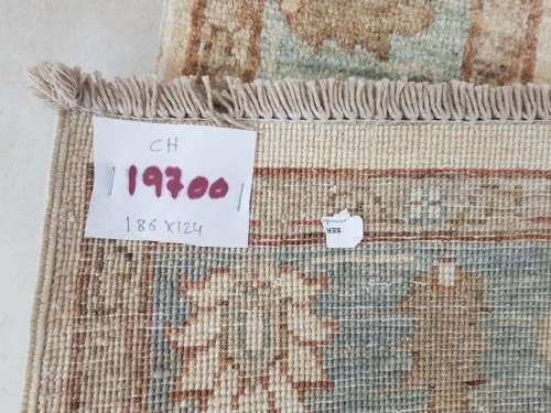 super fine quality choubi carpet 186 x 124 cm