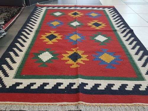 SHIRAZ PERSIAN KILIM HANDWOVEN 180 x 131 cm