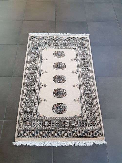 BEAUTIFUL BUKHARA CARPET 124 X 78 CM