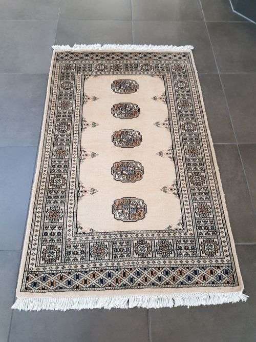 BEAUTIFUL BUKHARA CARPET 124 X 78 CM