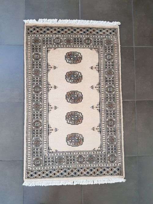 BEAUTIFUL BUKHARA CARPET 124 X 78 CM