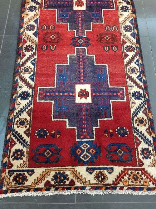 FINE QUALITY HAMADAN RUNNER 285 X 100 cm