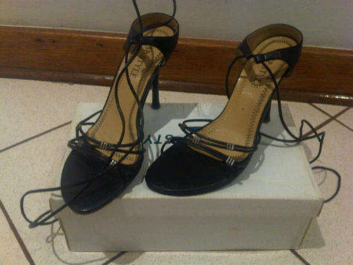Strappy black sandal size 4 from papelli style