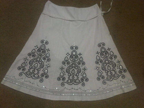 White skirt with brown embroidery and sequins, size 32