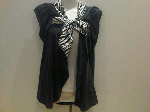 White vest with throw over top, size XS-S