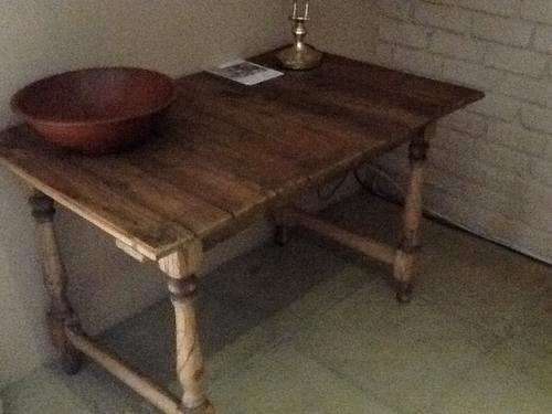 4 seater table