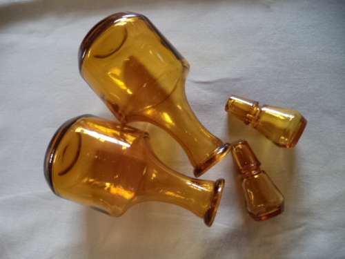 Lovely Retro Amber Cruet set