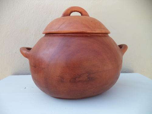 BEAUTIFUL AND UNUSUAL WOODEN BOWL WITH A LID
