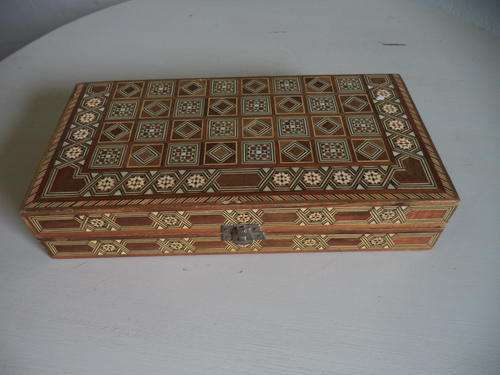 STUNNING WOODEN INLAY GAMING BOARD