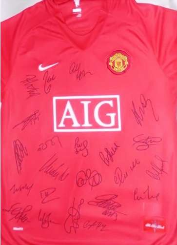 MANCHESTER UNITED SQUAD SIGNED SHIRT WITH COA