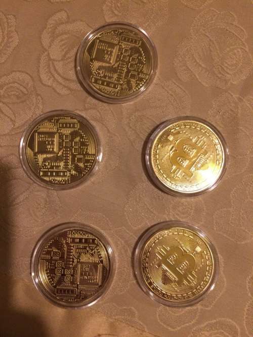 1PC Gold Plated Bitcoin Coin - Collectible Gift BTC Coin (Physical Souvenirs)