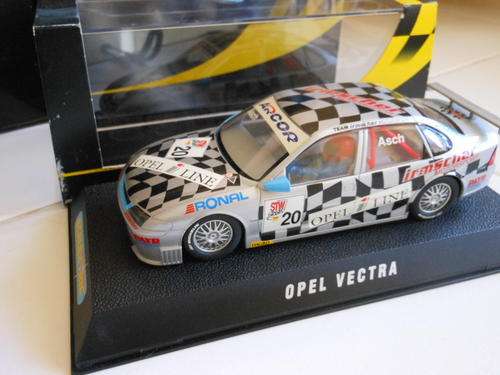 SCALEXTRIC  OPEL VECTRA  ---NEW