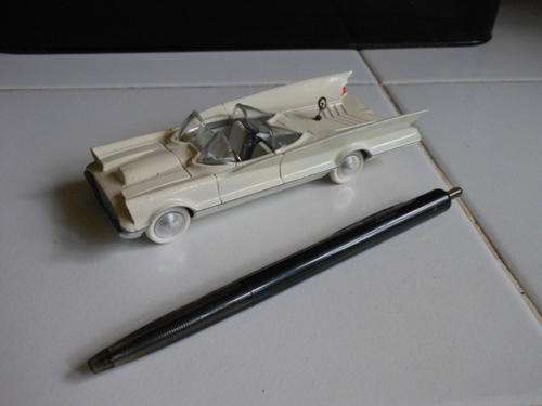 LINCOLN FUTURA 1:43