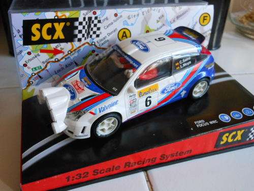 SCX ---FORD FOCUS WRC ----NEW BUT WITH CRACK IN CHASSIS