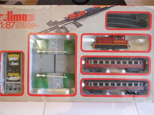 LIMA ---SAR SET --IN EXCELLENT CONDITION!!!!!