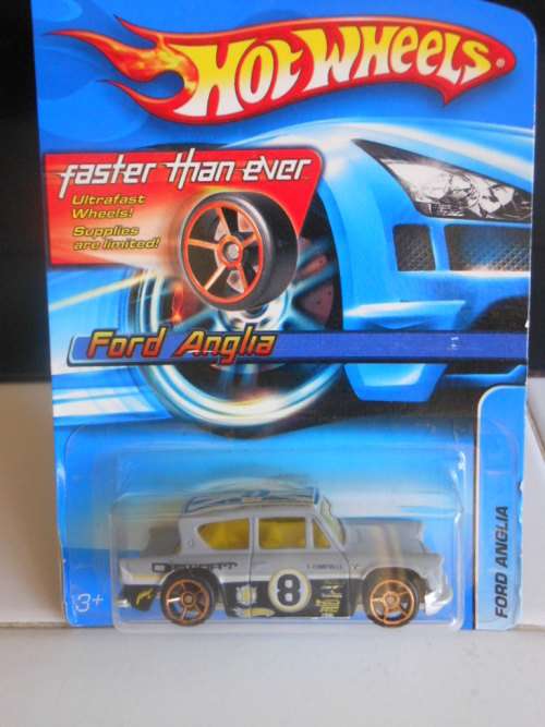 HOT WHEELS --FORD ANGLIA. MOC