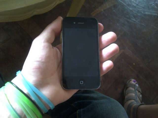 iPhone 4 16GB Refurbished - Hard Cover Included