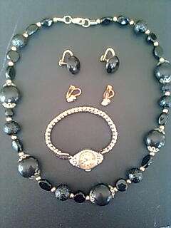 Vintage 17 jewels ladies watch and 2 pairs of earrings and a beautifull necklace