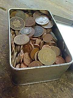 TIN FULL OF OLD COINS - 1 bid takes all