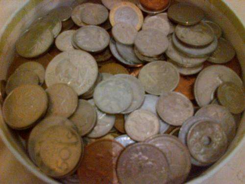 200 coins mixed countries - bid per coin to take the lot