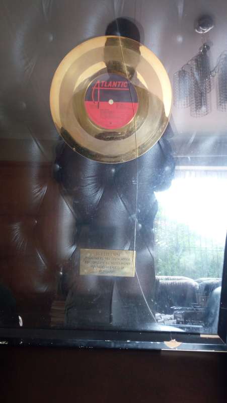 Wilson picket Gold Award (In cracked Glass frame)