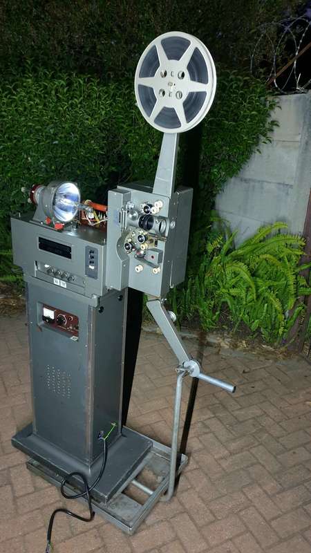 Eiki Xenon Vintage 16mm Cinema Movie Projector (EX-5000)