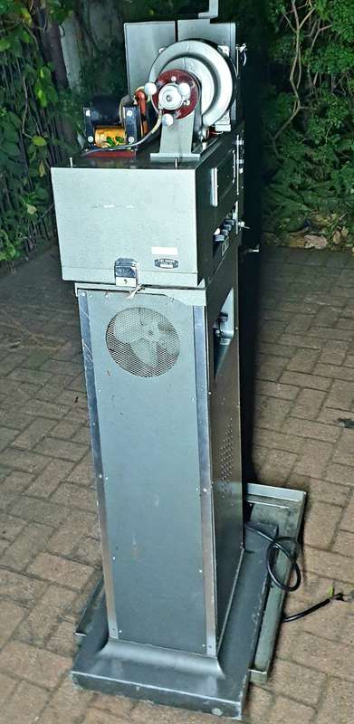 Eiki Xenon Vintage 16mm Cinema Movie Projector (EX-5000)