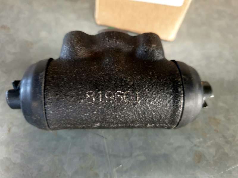 Rear Axle Left And Right Brake Wheel Cylinder, (BID PER PIECE) !!!