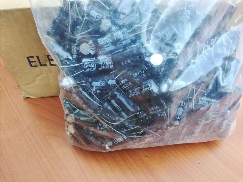 4700 uF 16 VDC Aluminium Radial Electrolytic Capacitors (BID PER CAPACITOR)!!!