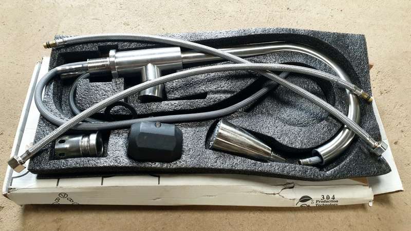 UNUSED Luxury Double Sink Kitchen Faucet