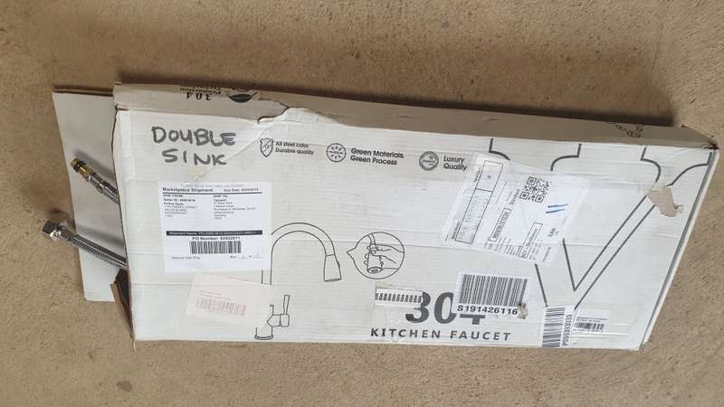 UNUSED Luxury Double Sink Kitchen Faucet