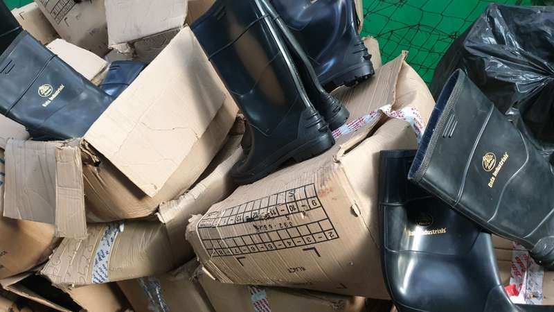 UNUSED BATA Gum Boots, Sizes 10 Only (BID PER PAIR)!!!