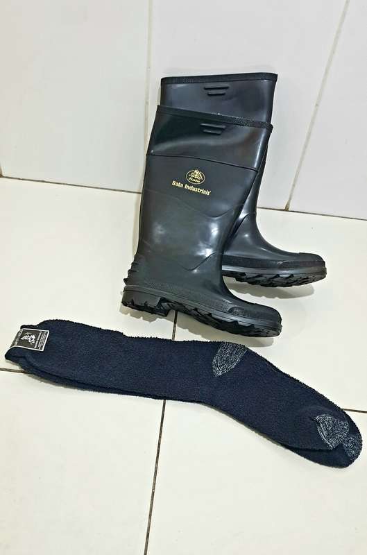 UNUSED Safety BATA Gum Boots With Matching Pair Of Socks (BID PER LOT of 10x PAIRS)