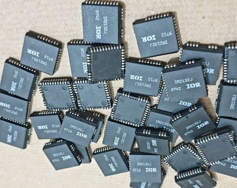 600v 3-Phase Gate Driver IC IR2132J With Over-current Protection And Fault-Reporting. Bid Per Piece