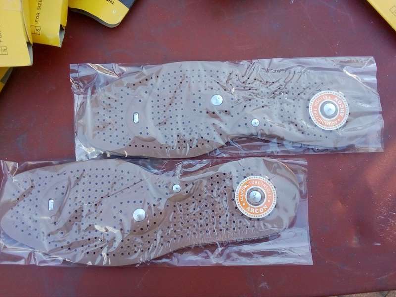 (NO COVER-LAST STOCK) Magnetic Health Foot Massaging Pads / Acupuncture Insoles (BID PER PAIR)