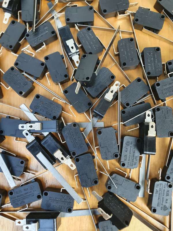 Limit Switches UNTESTED (BID PER PIECE)!!!