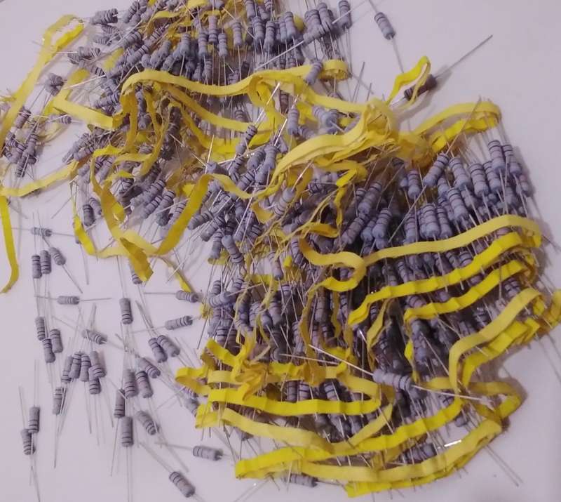 UNUSED...Metal Oxide Resistors. No given Specs By Manufacturer (Bid Per Pack Of 100x)!!!