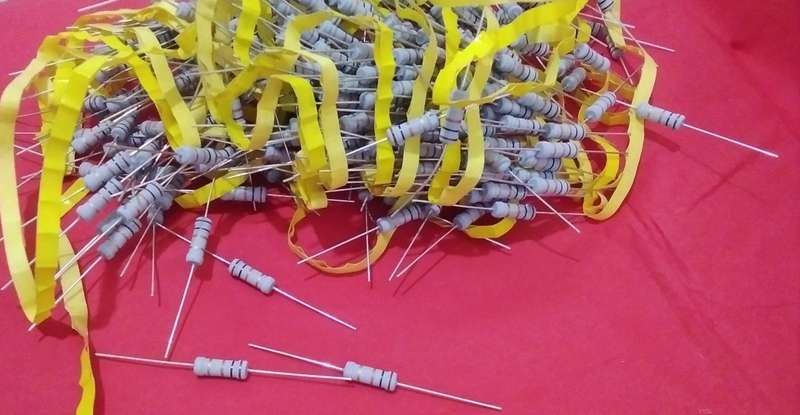 UNUSED...Metal Oxide Resistors. No given Specs By Manufacturer (Bid Per Pack Of 100x)!!!