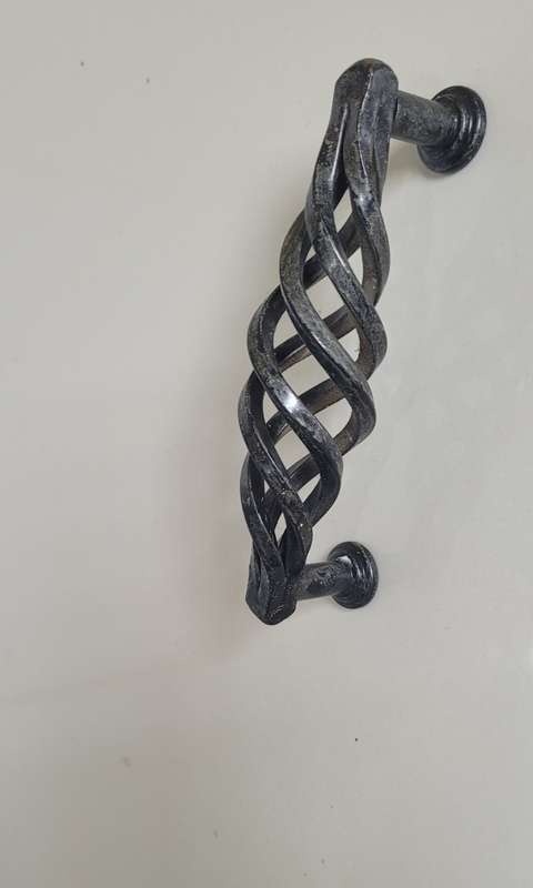 Designer 10Cm TWISTED Cabinet Drawer Handles Type 13 (Bid Per EACH Pack Of 10x)!!!
