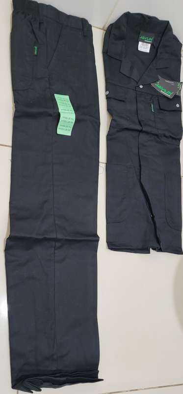 Quality JAVLIN Black 2-Piece Work Suit. 40`/ 102cm -Jacket,  36` / 92cm Trouser (Bid Per Suit)