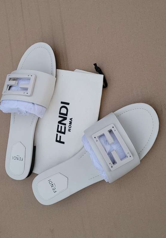High-End Soft-Leather FENDI Italian Luxury Ladies Slip Sandals. Size SA 9.5/ EU (44) NO BOX