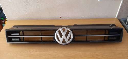 Polo 6 OEM grille ZSB 6R0 853 651