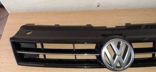 Polo 6 OEM grille ZSB 6R0 853 651