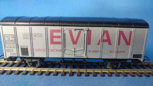 Lima EVIAN Box wagon