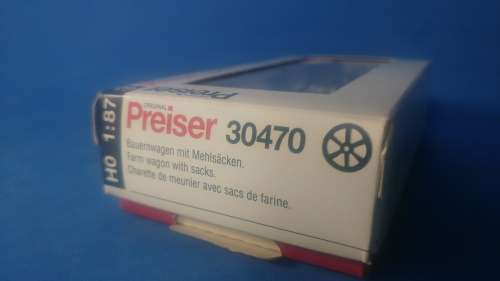 Preiser Farm wagon with sacks