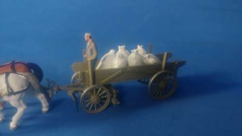 Preiser Farm wagon with sacks